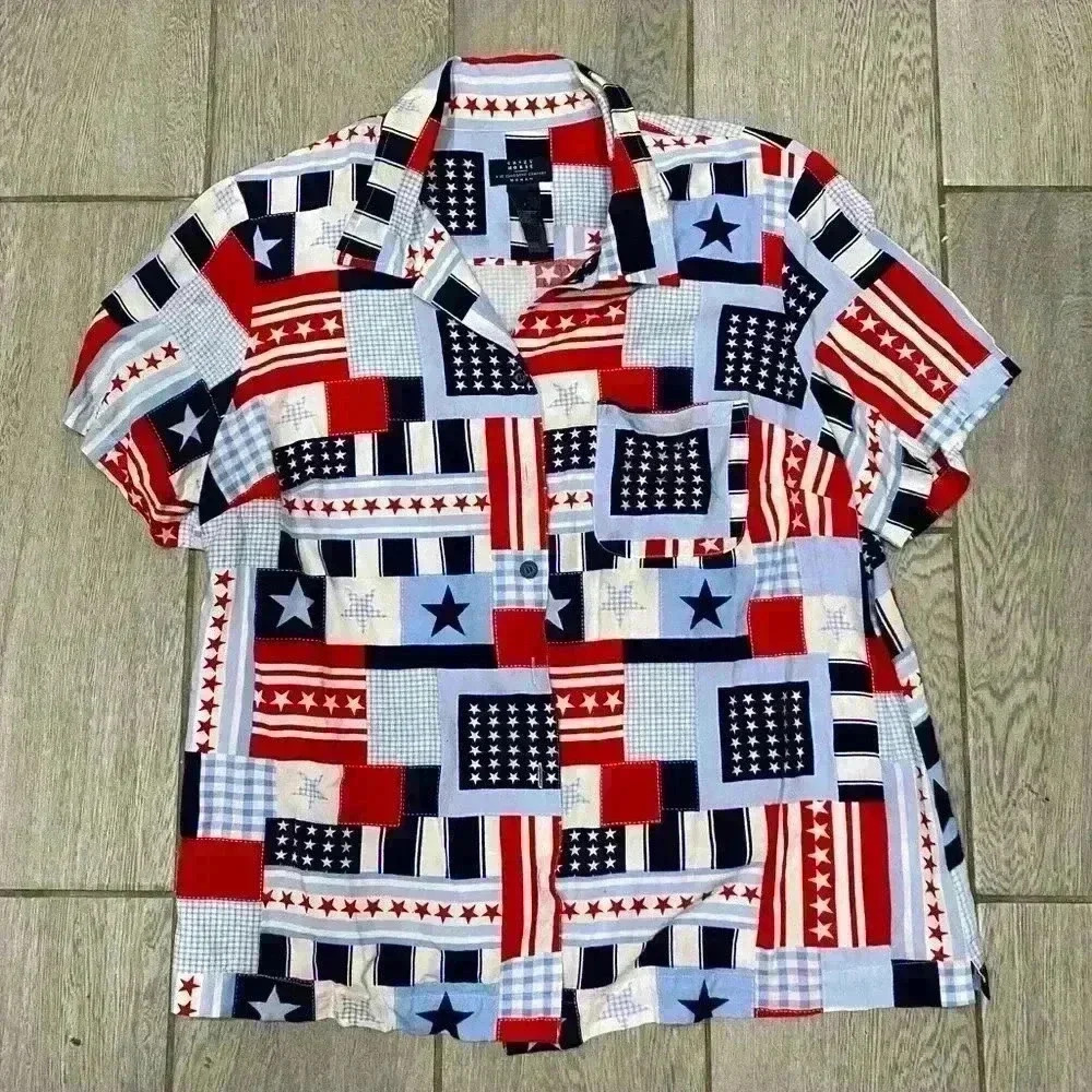 Women’s Patriotic Button Up Top size Medium